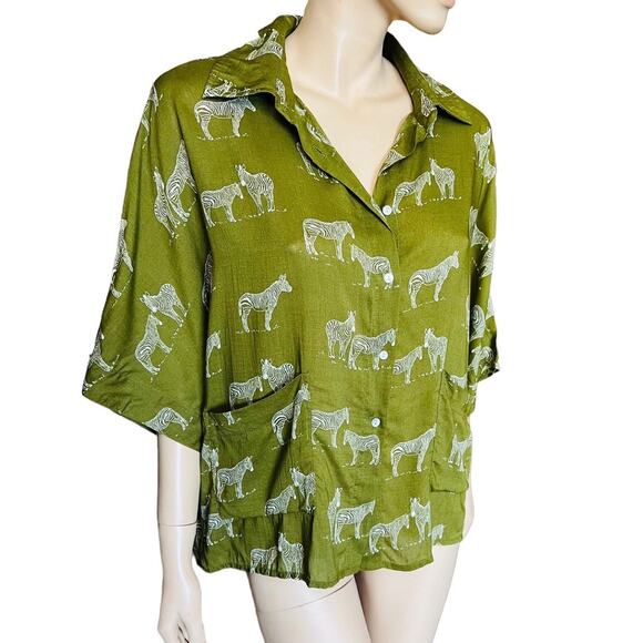 NEW MDM Top Animal Print Zebra Green Shirt Blouse Size Large Short Sleeves - Picture 8 of 13